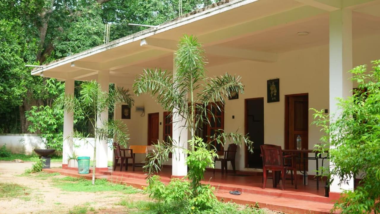 Punkalasa Tourist Lodge Anuradhapura Exterior photo